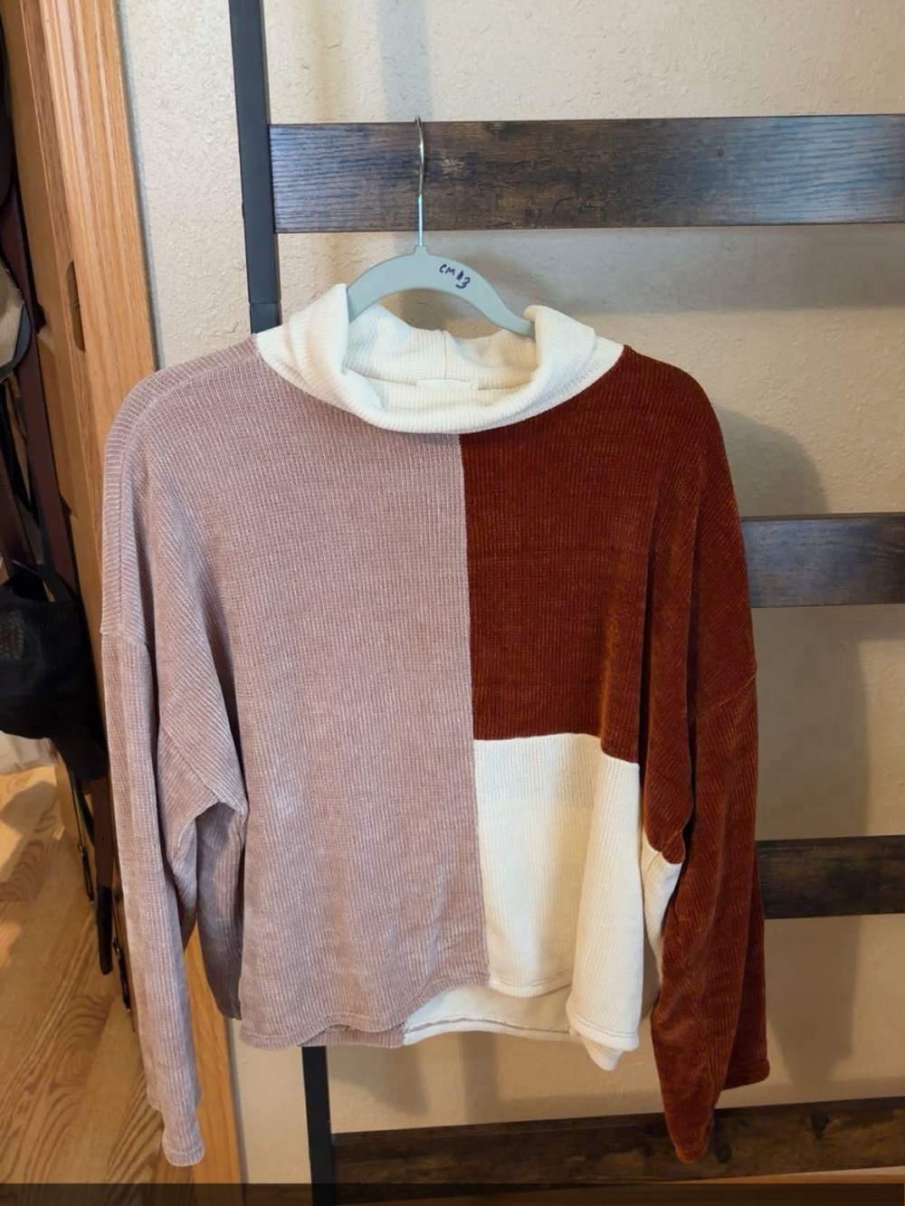 Colorblock Turtleneck Sweater - Cream, Mauve & Rust